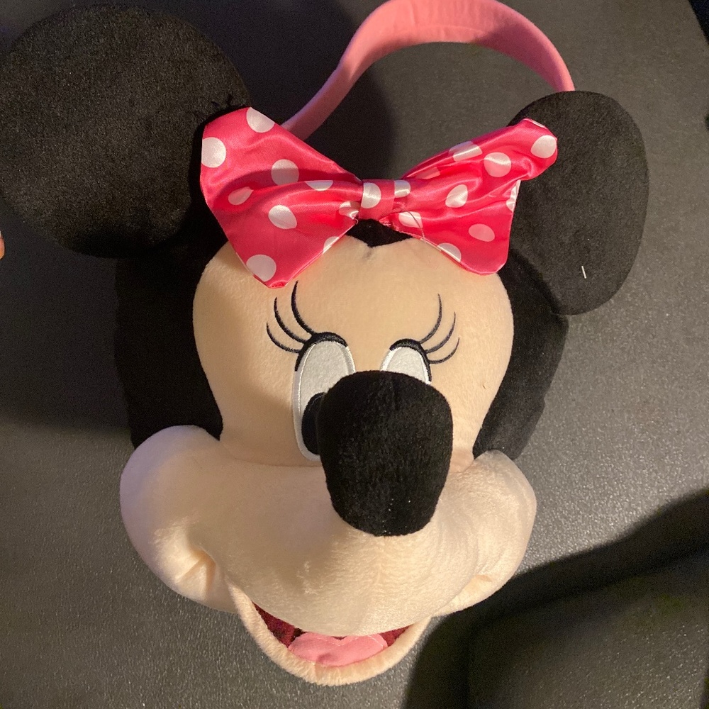 NWOT. DISNEY Minnie Mouse Jumbo Treat Basket